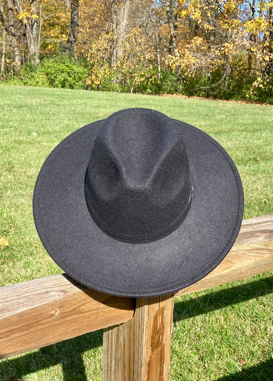 Big Brim Black Hat