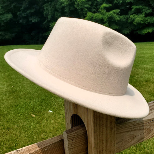 SMALL BRIM BEIGE HAT